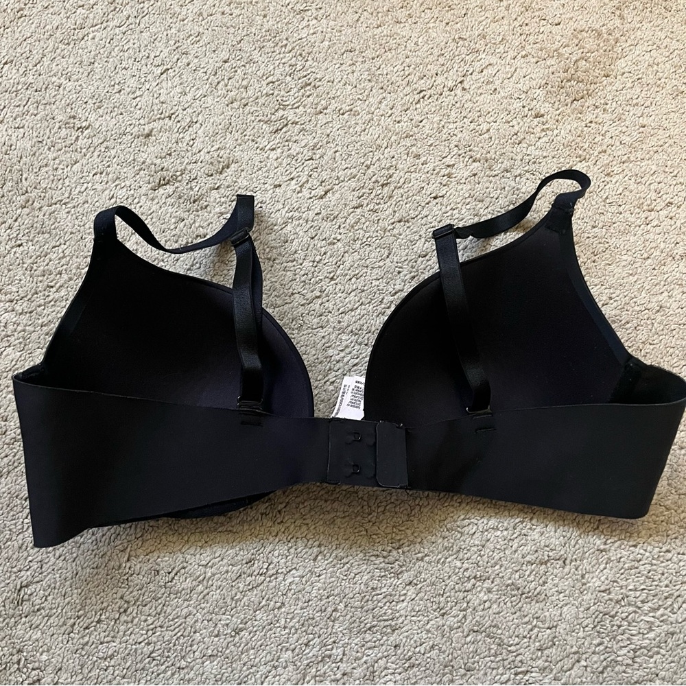 Victorias Secret Bras 38C - Picture 10 of 12
